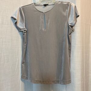 Ann Taylor size medium gray velour short sleeve top with keyhole front